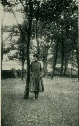 Elsie Wright with a gnome-like fairy figure, September 1917