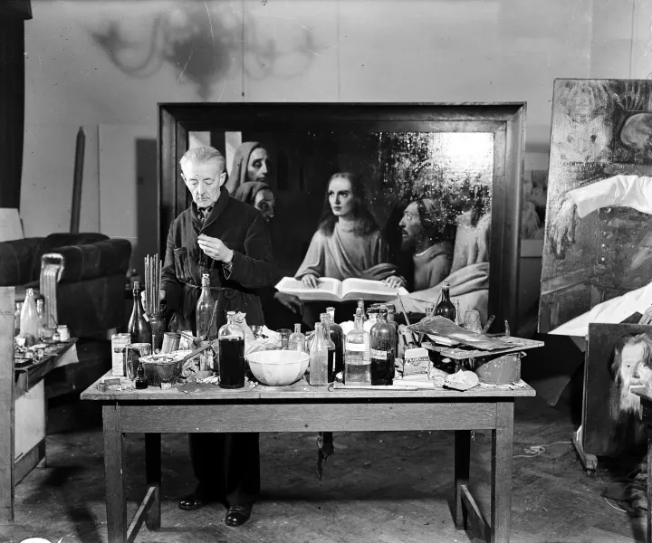 Han van Meegeren photographed in 1945
