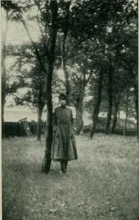 Elsie Wright with a gnome-like fairy figure, September 1917