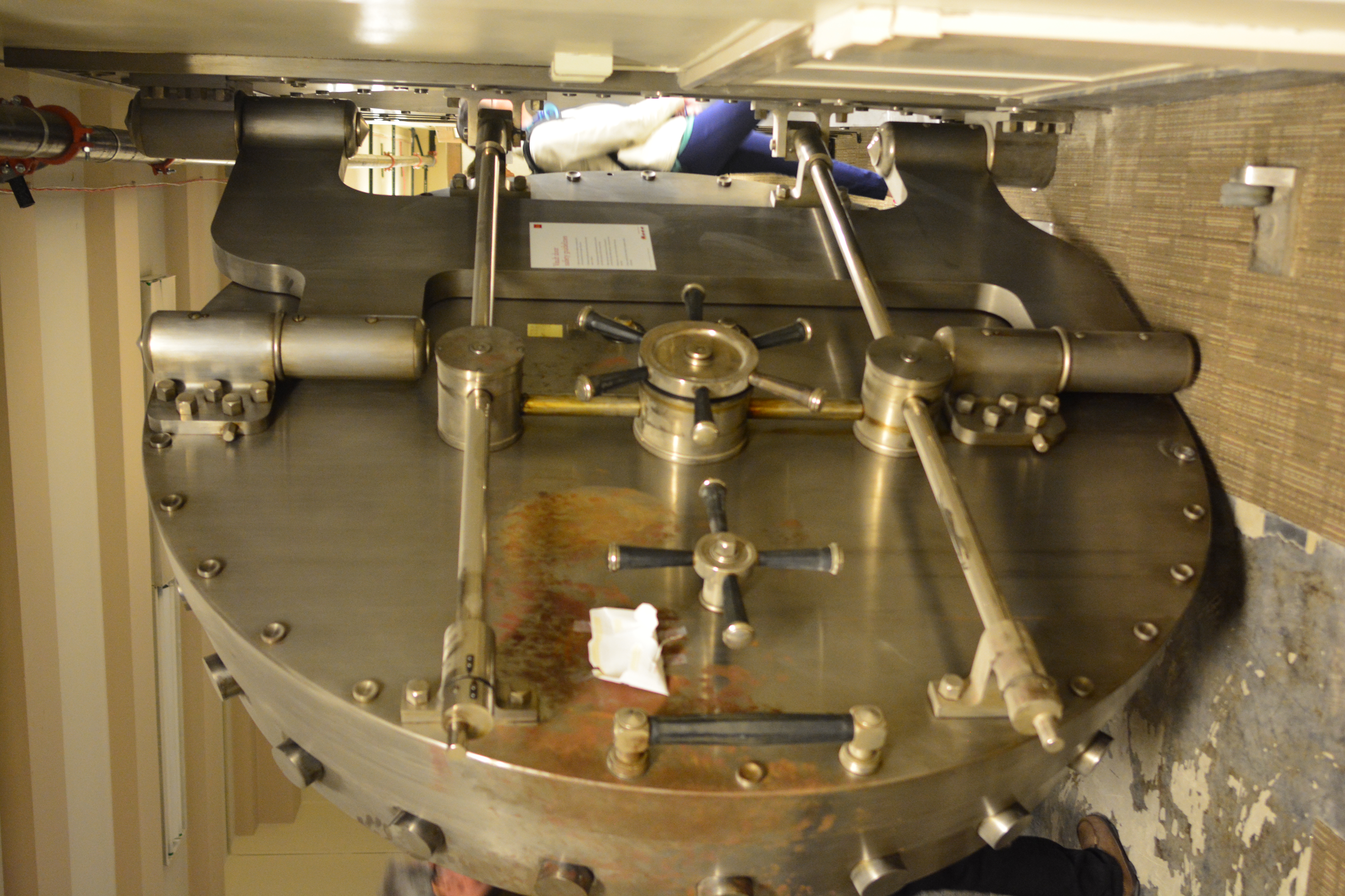 Safe deposit room door