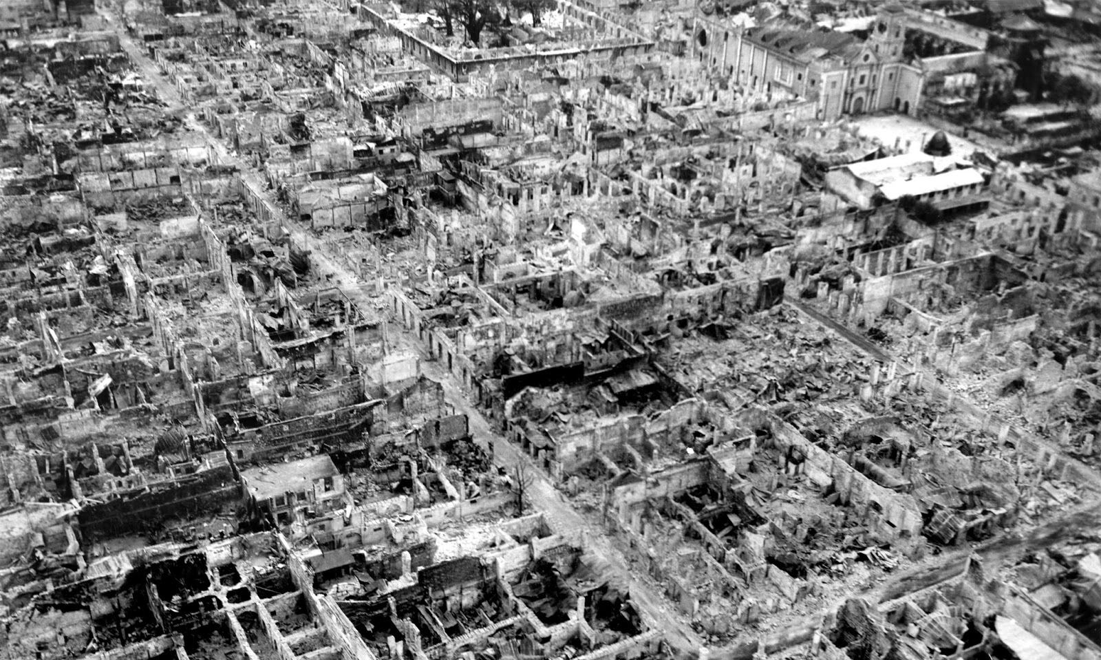 Aerial view of Manila's devastation in 1945