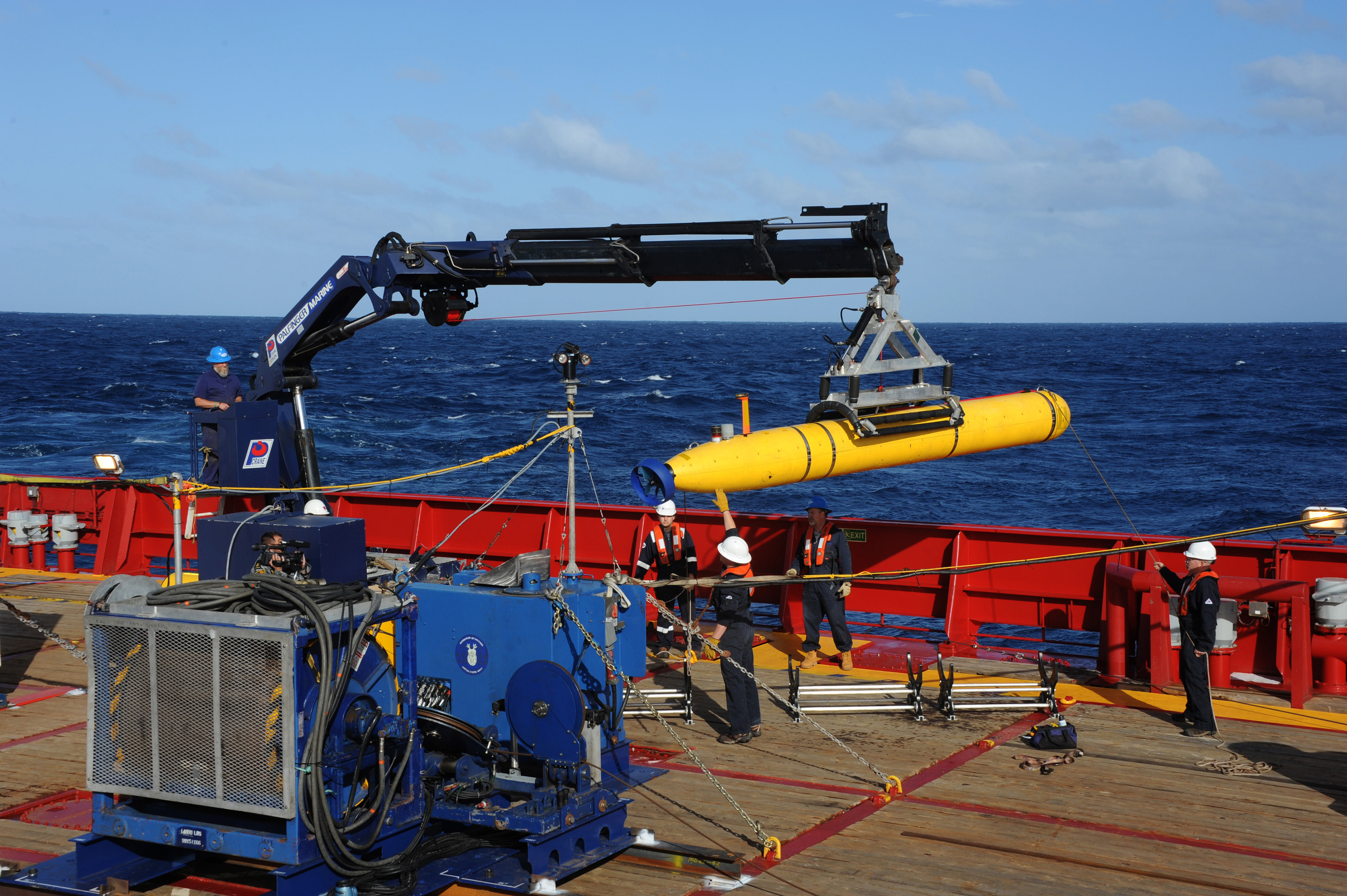 Multinational naval search operations for MH370