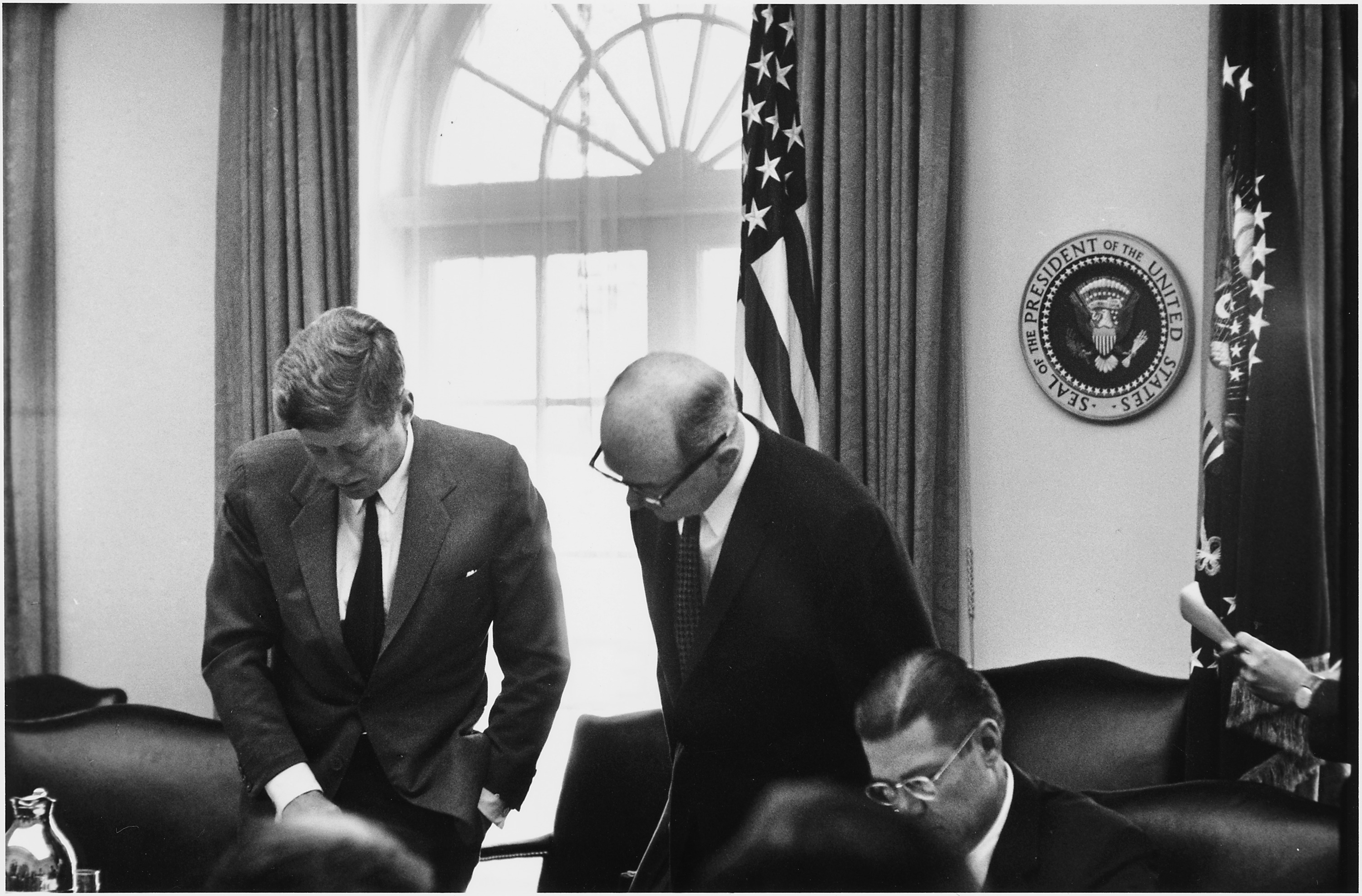 Kennedy and the National Security Council during the Cuba Crisis